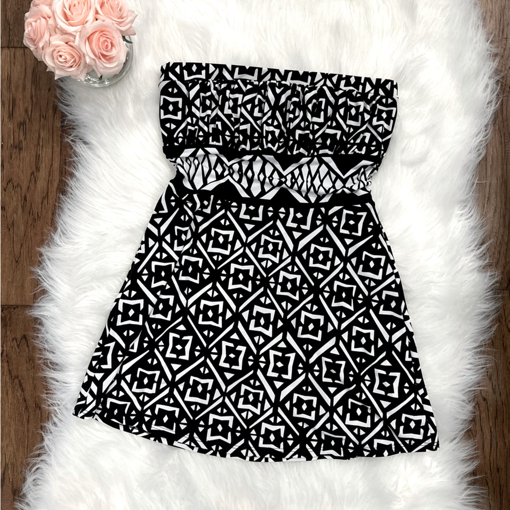 Elegant Strapless White House Black Market Top